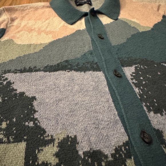Abercrombie & Fitch Scenic Knit Short Sleeve Button Medium - Picture 3 of 4